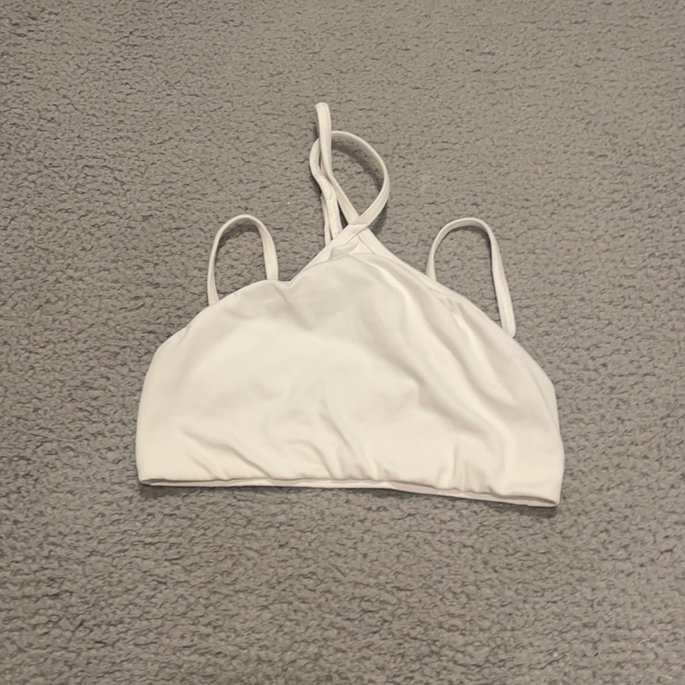 Lululemon Flow Y Strappy Bra Nulu *Light Support, A–C Cups White size 6